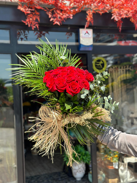 13 VIP Kırmızı Gül Buketi Freedom
