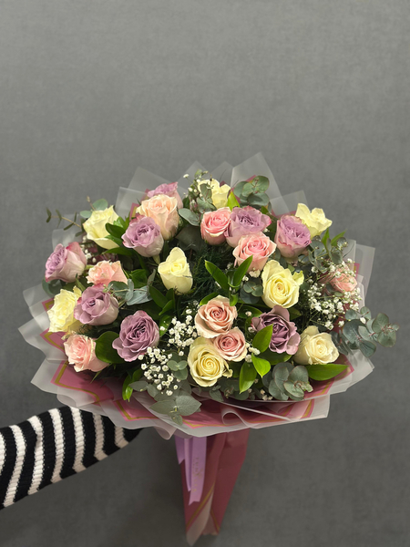 24 Karışık Pastel Gül Buketi