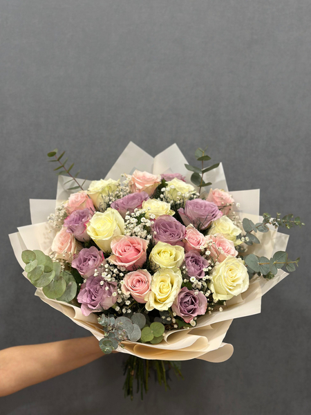 24 lü Karışık İthal Gül Buketi